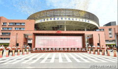 电梯厅、地下车库均按改善盘标